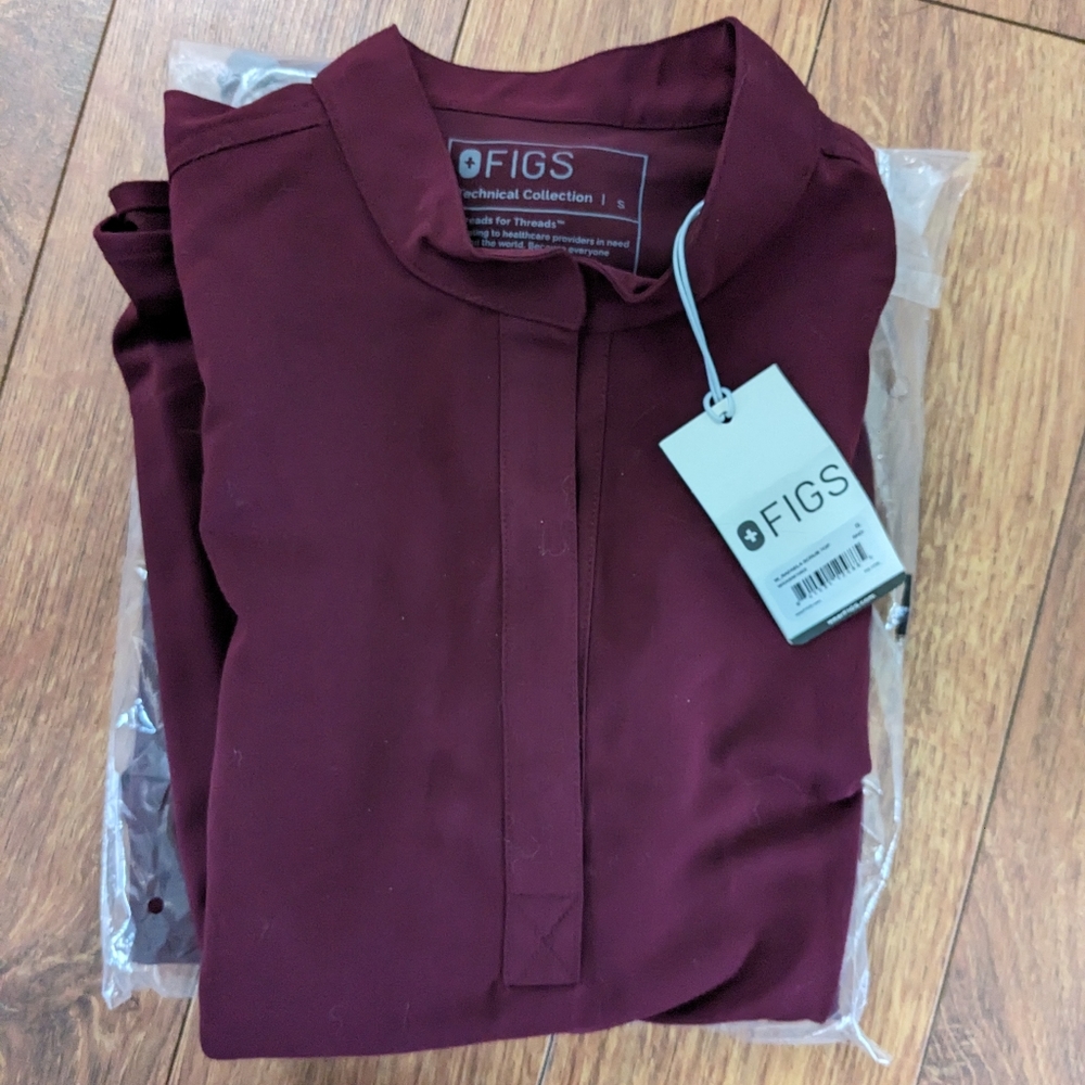 NWT Figs scrub set